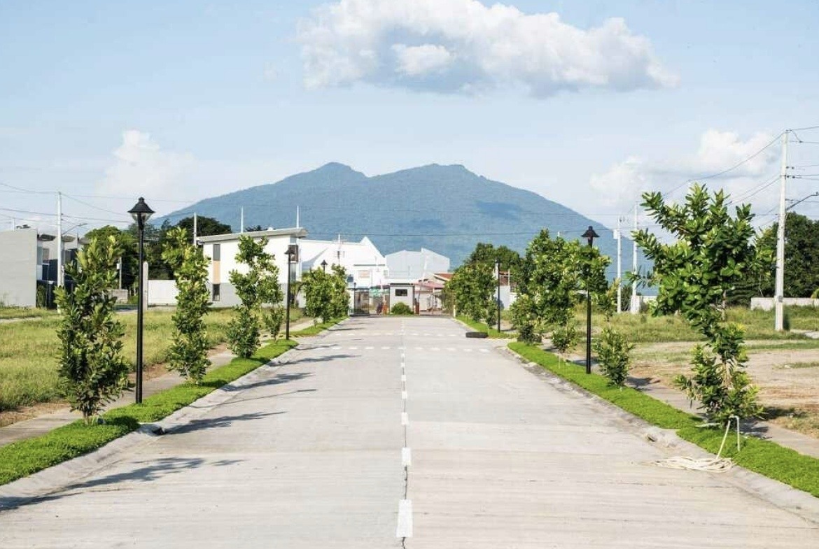 Ajoya Pampanga Homes Mexico Wide Roads and Street Lights