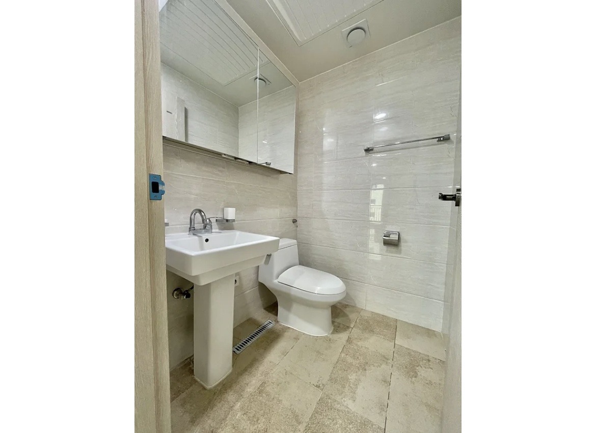 Besco Residences Clark Freeport Zone Pampang a Phillipines Bathroom