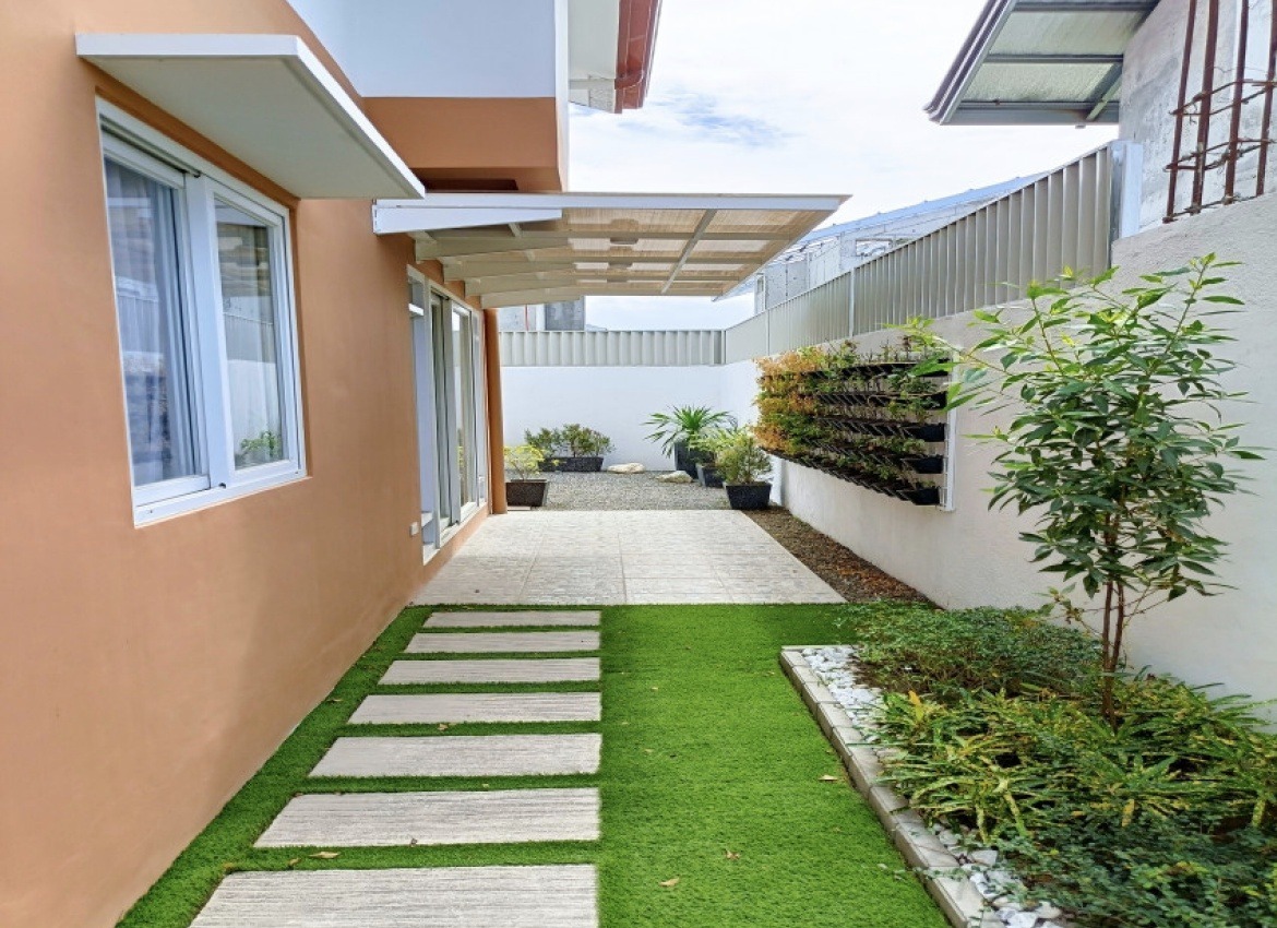 Madonna Residences an Fernando Pampanga Garden