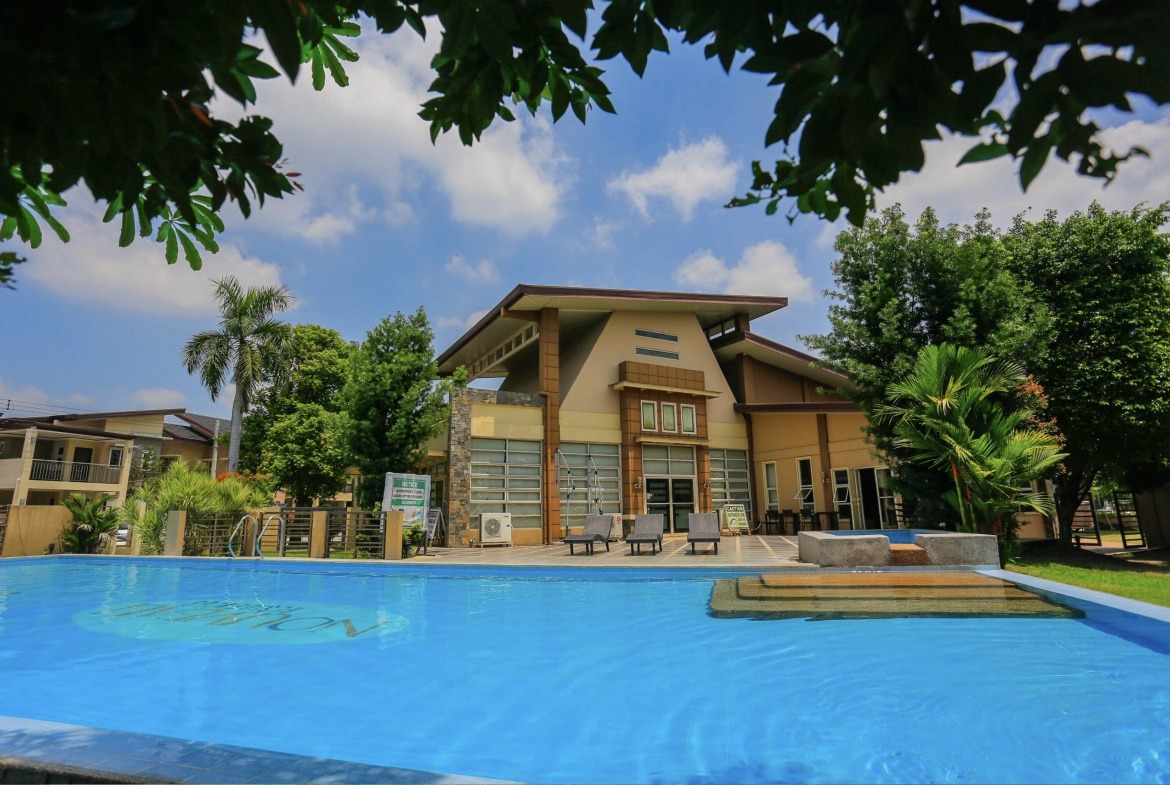 Nouveau Residences Swimming Pool