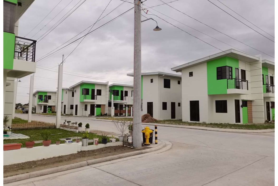Talani Homes Wide Streets and curbs Mabalacat City