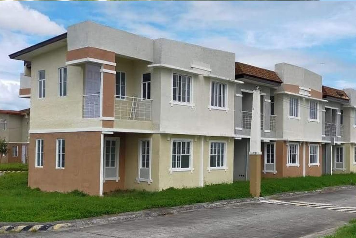 The Palm Lakeshore Mexico Pampanga Cluster Unit Model House