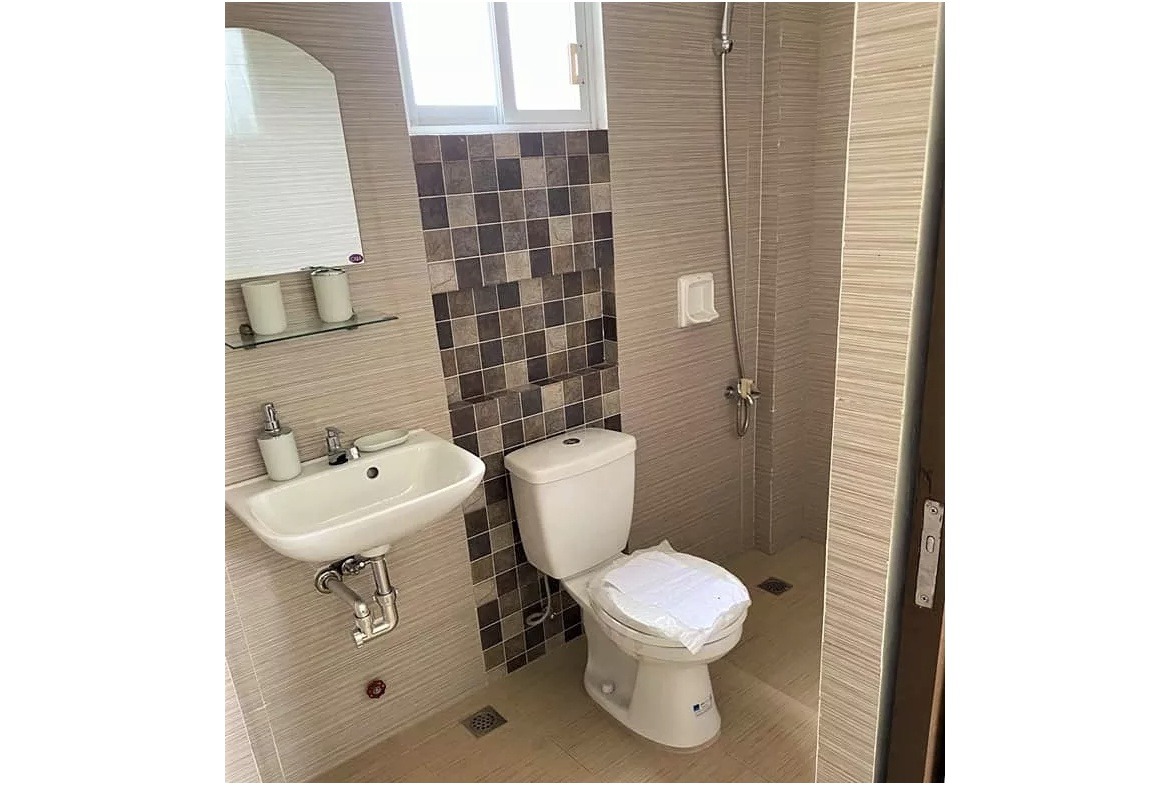 Tiera Rica Malpitic Bathroom