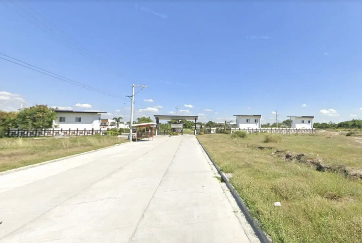 Tiera Rica Malpitic Entrance Road