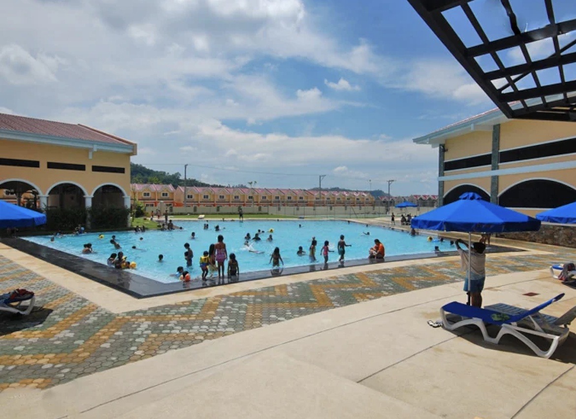 Xevera Townhouse Mabalacat Pampanga Swimming Pool